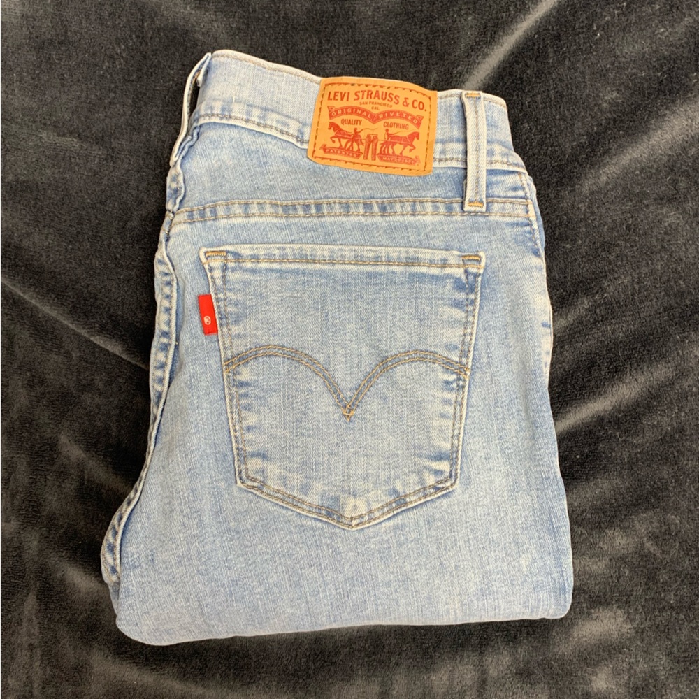 710 Super Skinny Levi